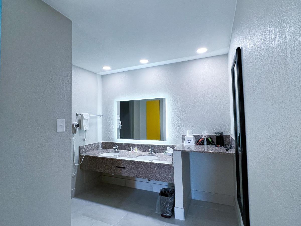 Days & By Wyndham Santa Rosa, Nm Hotel 2*