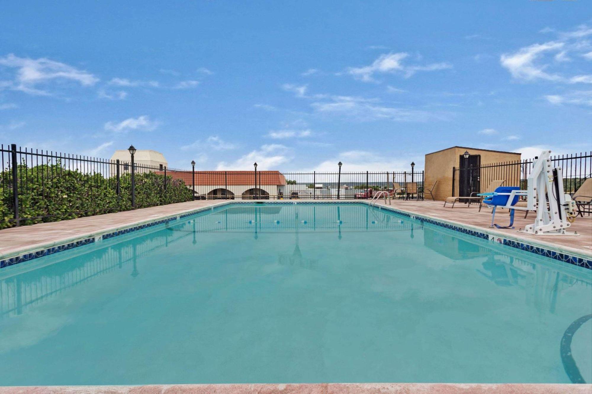 Hotel Days & By Wyndham Santa Rosa, Nm Santa Rosa